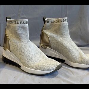 Michael Kors Women's Cream and Gold High-Top Sneakers